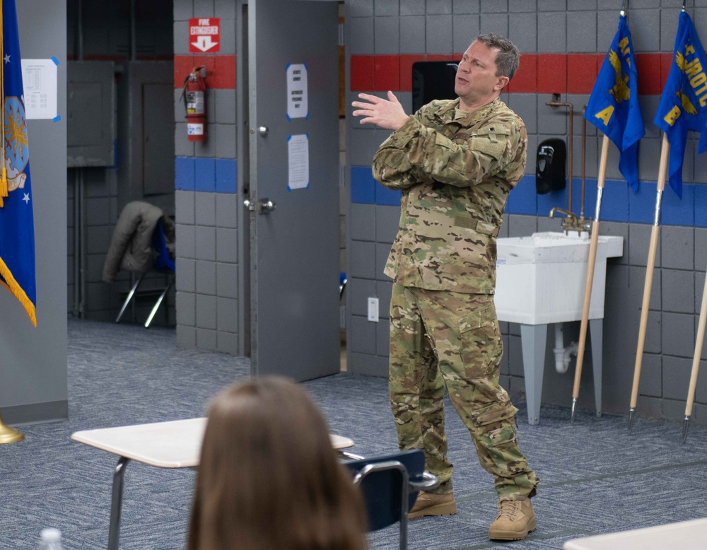 910th Airmen boost Austintown’s fledgling JROTC program