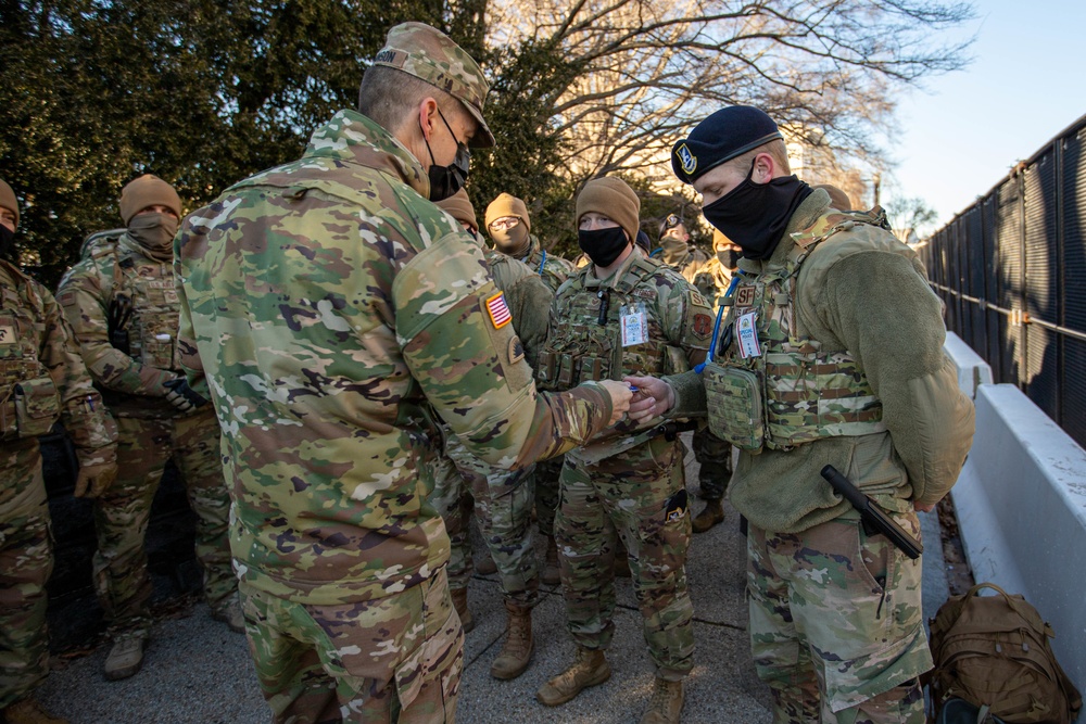 Chief of NGB visits senior leaders and Soldiers