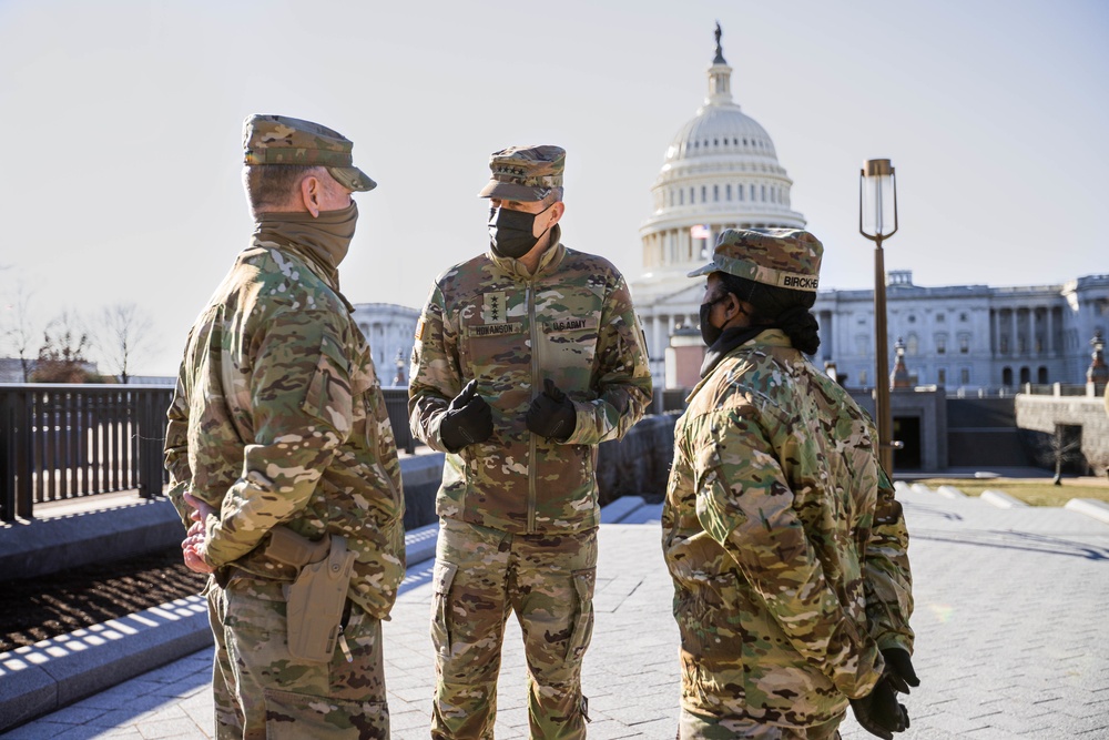 Chief of NGB visits senior leaders and Soldiers