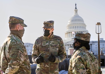 Chief of NGB visits senior leaders and Soldiers