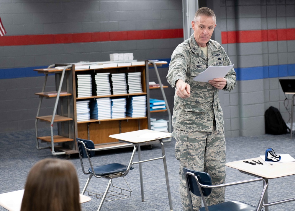 910th Airmen boost Austintown’s fledgling JROTC program
