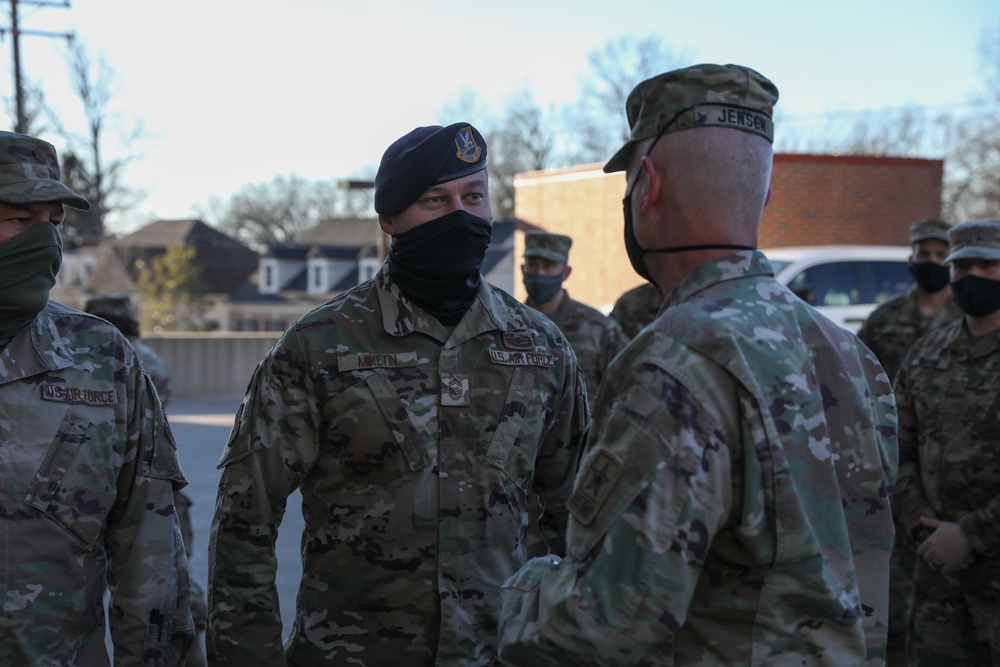 Lt. Gen. Jon Jensen visits Minnesota National Guard Soldiers and Airmen supporting the Presidential Inauguration