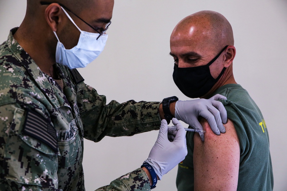 12th MCD Marines Receive COVID-19 Vaccine