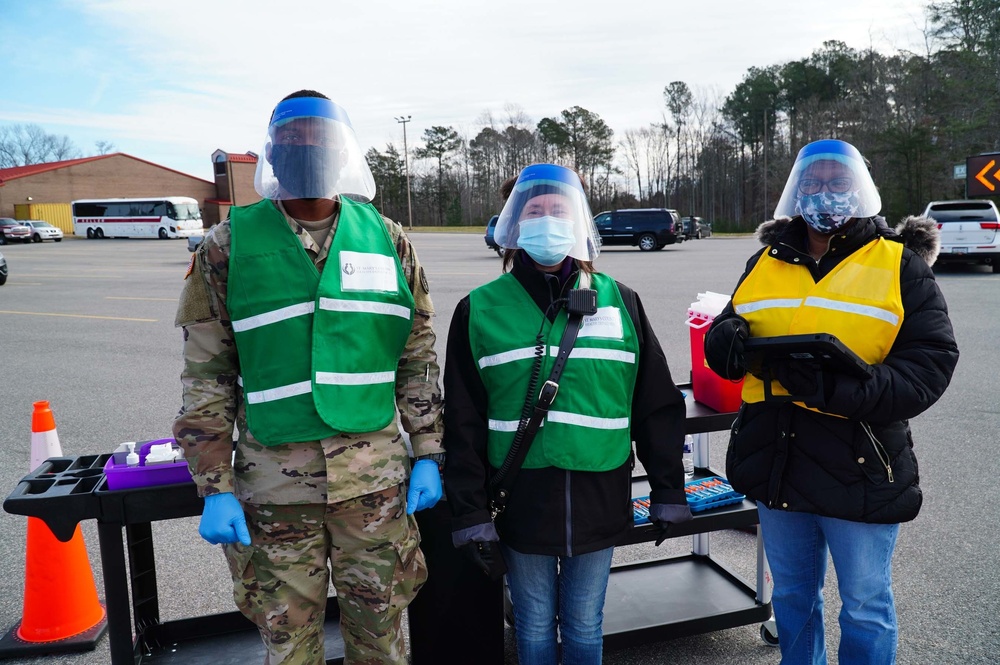 Army medics vaccinate local citizens in St. Mary's County, Md.