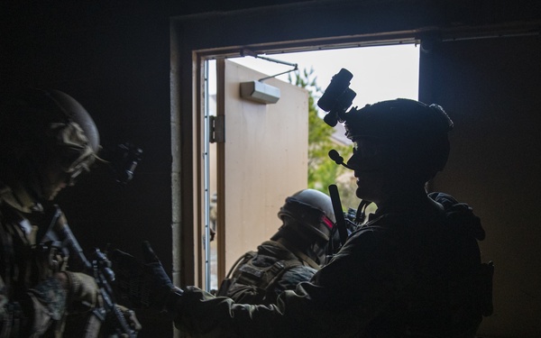 SOF Intergration | Marines with V2/6 intergrate with U.S. Army Special Forces