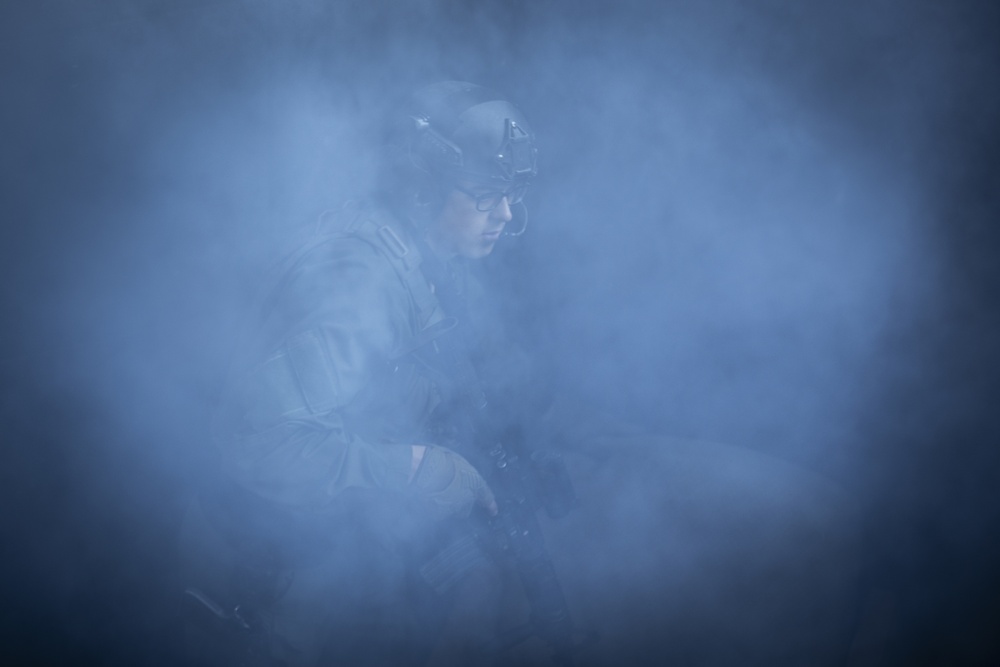 Better together; MAGTF-TC SRT Marines train at the LAPD SWAT Academy