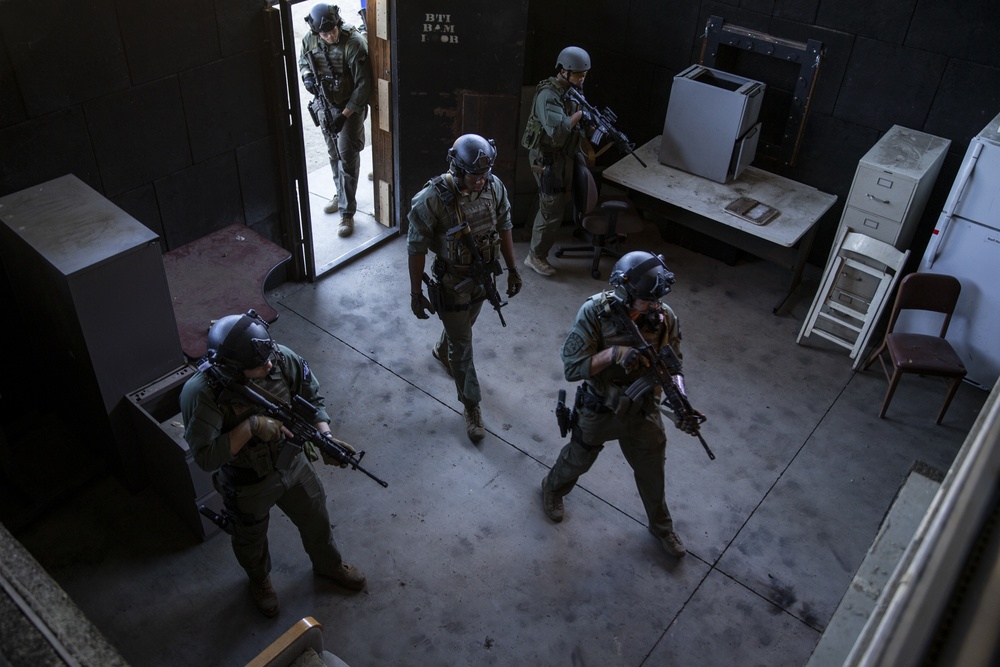 Better together; MAGTF-TC SRT Marines train at the LAPD SWAT Academy