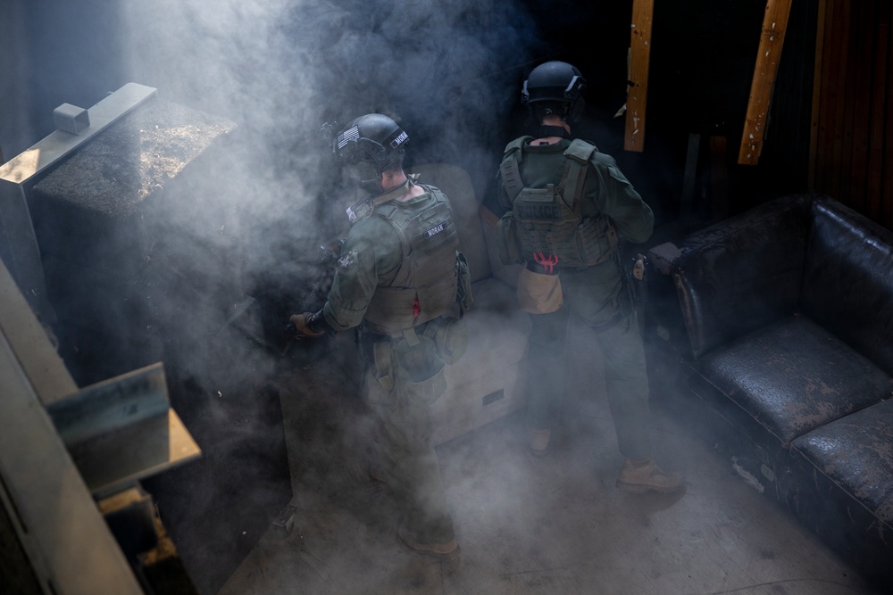 Better together; MAGTF-TC SRT Marines train at the LAPD SWAT Academy