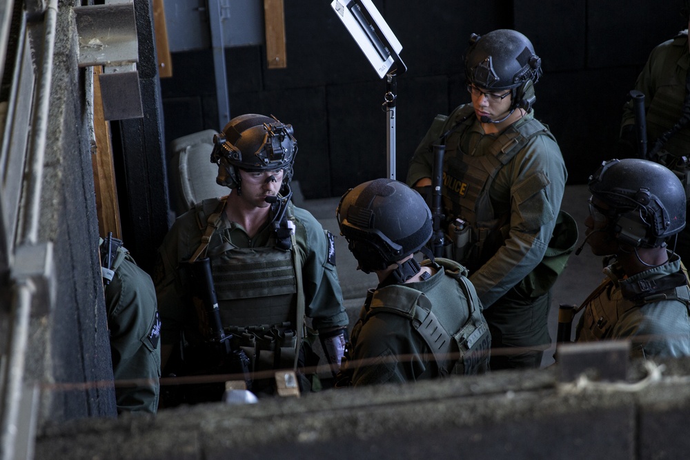 Better together; MAGTF-TC SRT Marines train at the LAPD SWAT Academy