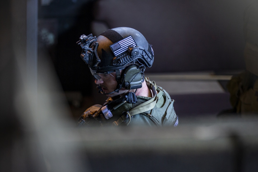 Better together; MAGTF-TC SRT Marines train at the LAPD SWAT Academy