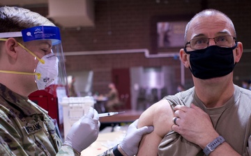 Alaska Army National Guardsmen get COVID-19 vaccine