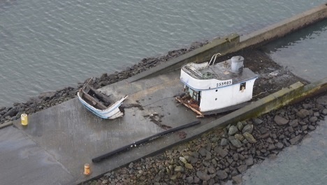 Coast Guard Rescues 3 people off sunken crab fishing vessel