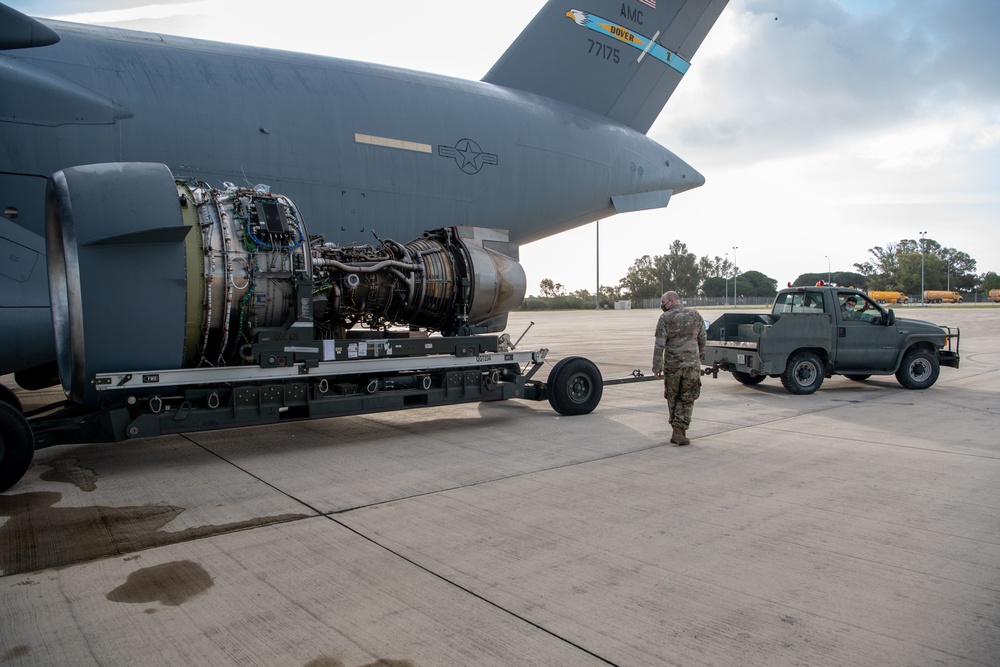 725th AMS Perform C-17 Globemaster Engine Swap