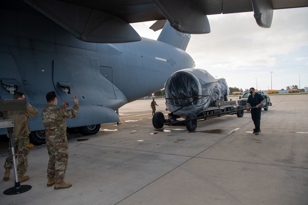 725th AMS Performs C-17 Globemaster Engine Swap