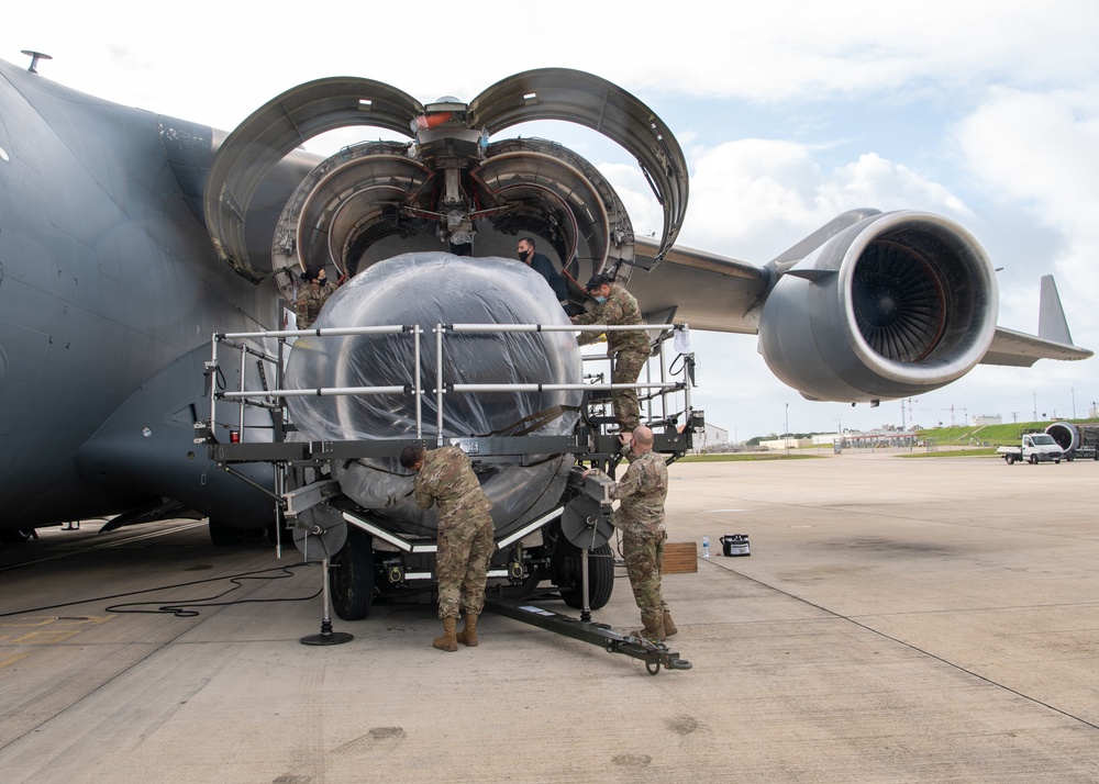 725th AMS Perform C-17 Globemaster Engine Swap