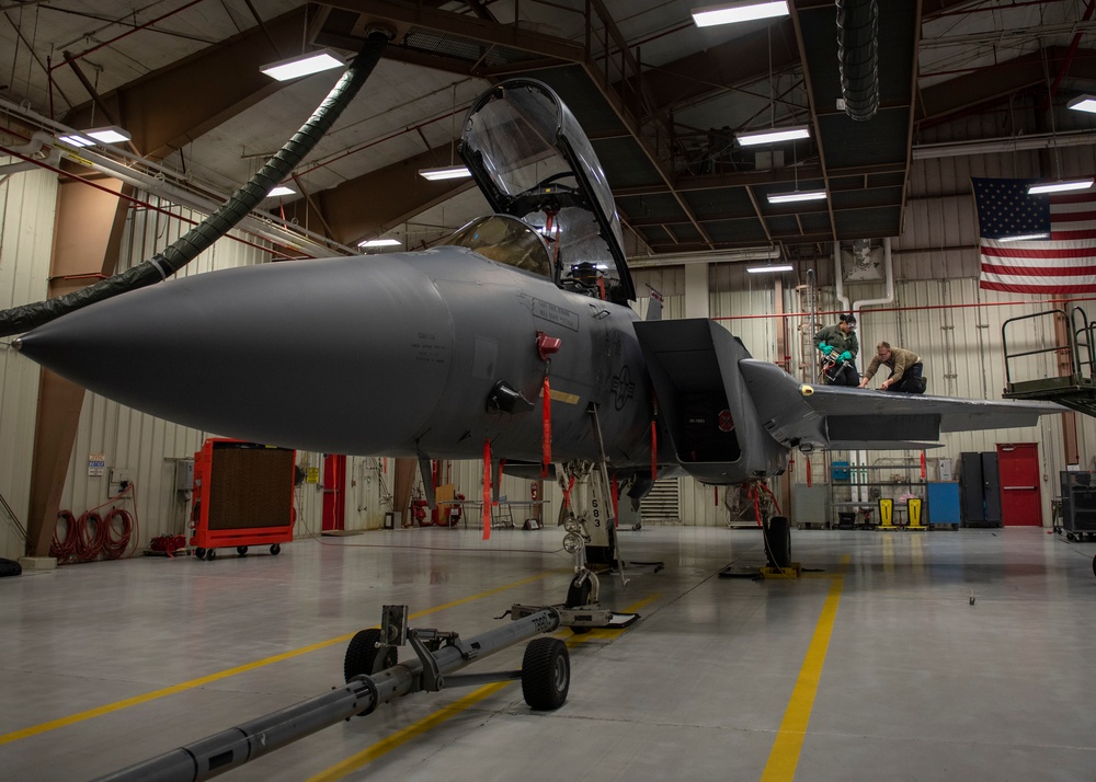 4th CMS Fuels Airmen Test, Repair F-15E Strike Eagle Components