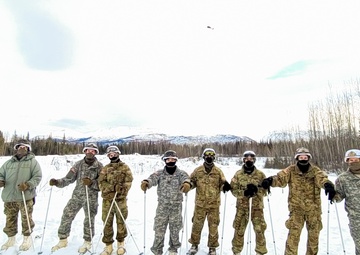 Spartan Paratroopers skijor across Alaska