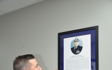 NAS Kingsville Commanding Officer Installs Plaque of Capt. Ted Smyer in the Hall of Heroes