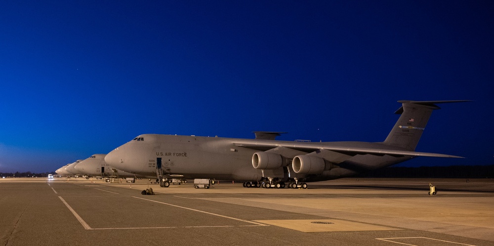 Dover AFB C-5 aircrew maintain mission readiness