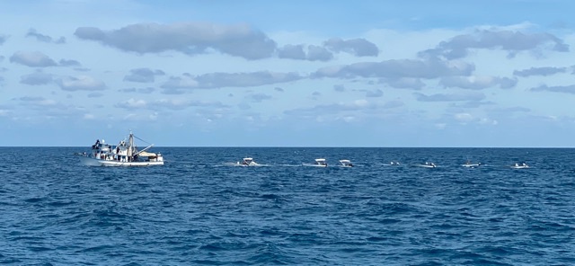 Coast Guard assists 2 fishermen near Cay Sal, Bahamas