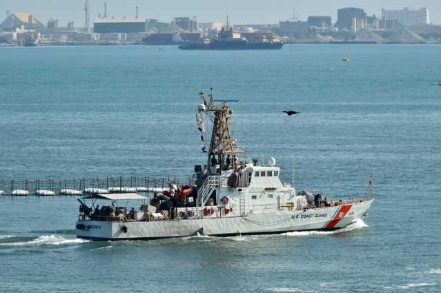 USCGC MONOMOY TRANSITS GULF OF BAHRAIN/DEPLOYMENT