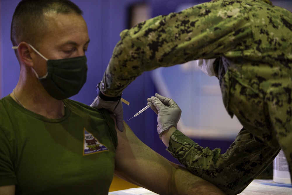 MCAS Iwakuni leaders receive Moderna COVID-19 vaccine