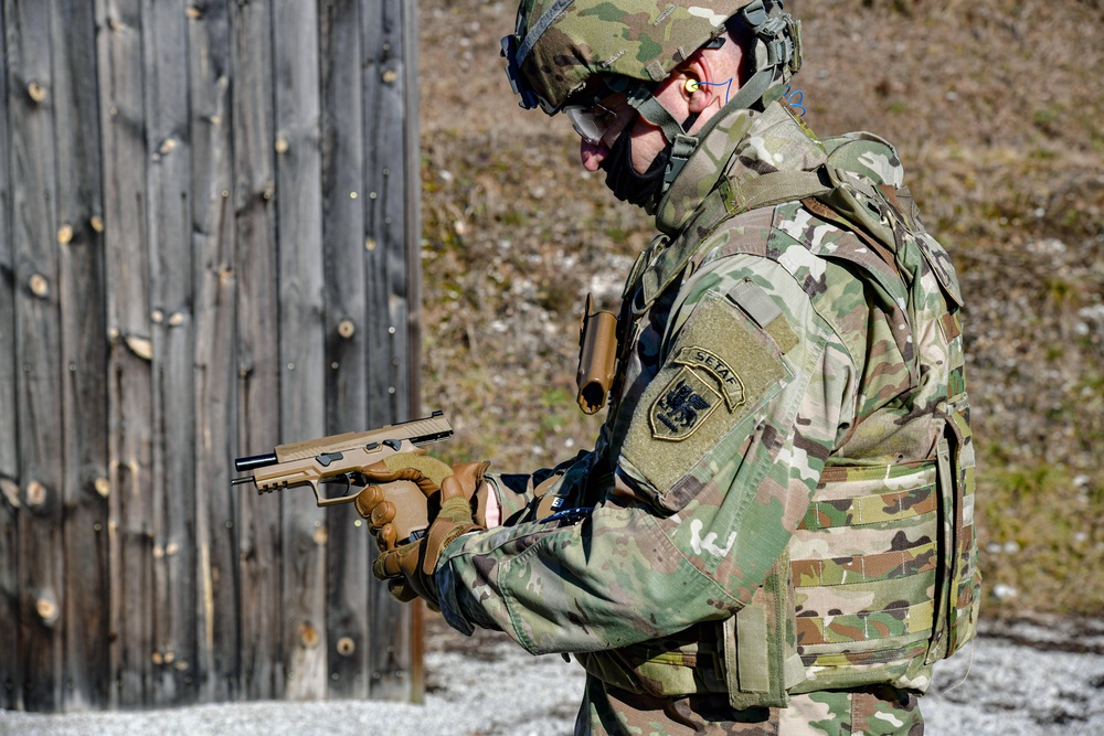 M17 pistol training