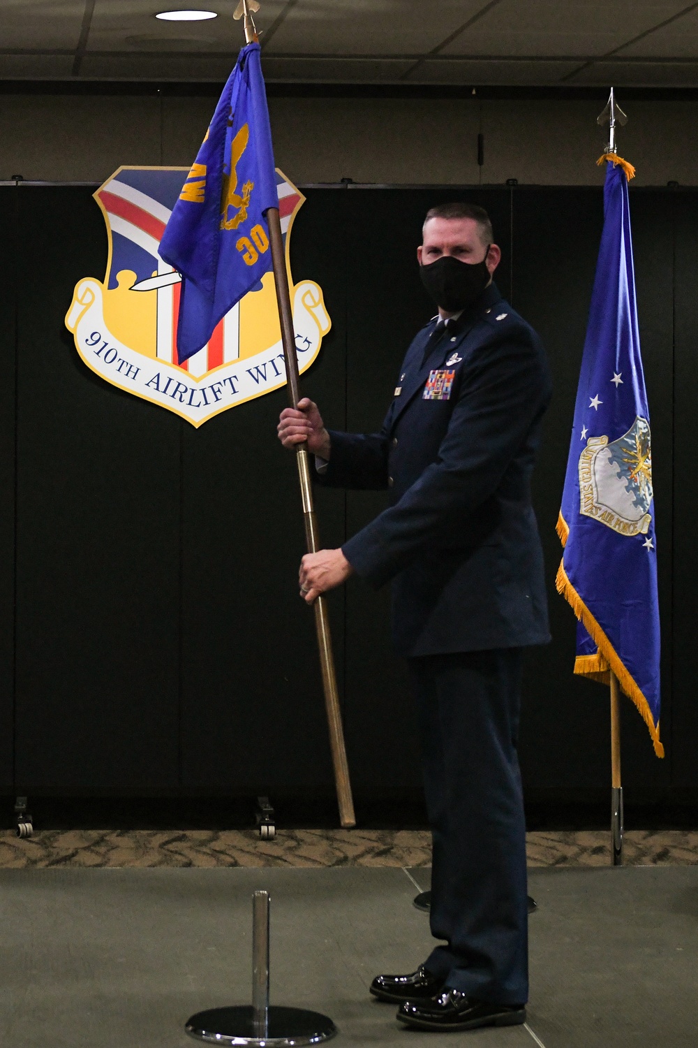 Lt. Col. Lawson assumes command of 910th OG