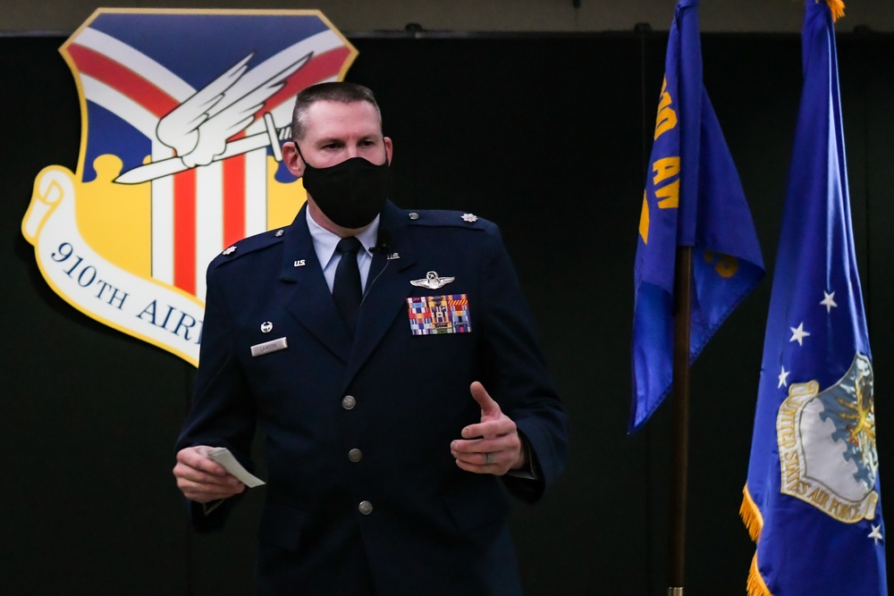 Lt. Col. Lawson assumes command of 910th OG