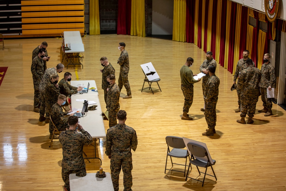 II MEF begins COVID-19 vaccinations at the Goettge Memorial Field House.