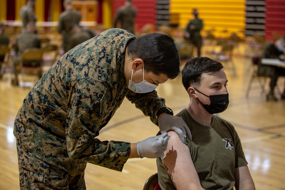 II MEF begins COVID-19 vaccinations at the Goettge Memorial Field House.