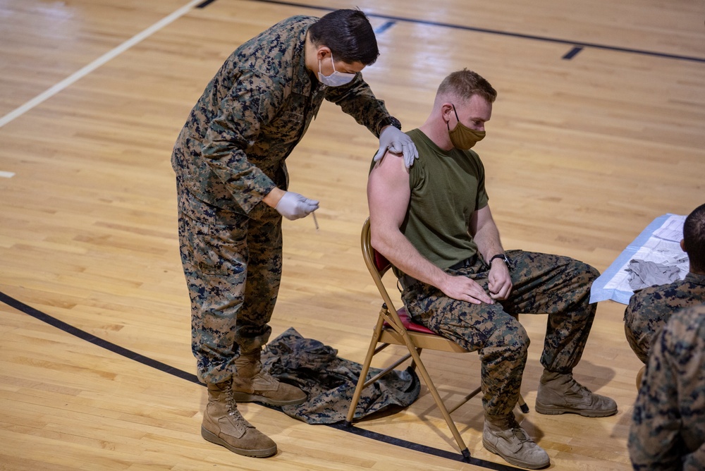 II MEF begins COVID-19 vaccinations at the Goettge Memorial Field House.