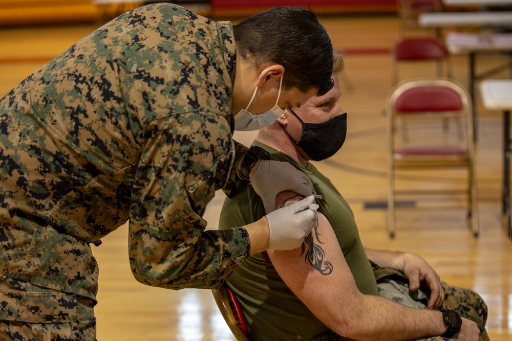 II MEF begins COVID-19 vaccinations at the Goettge Memorial Field House.