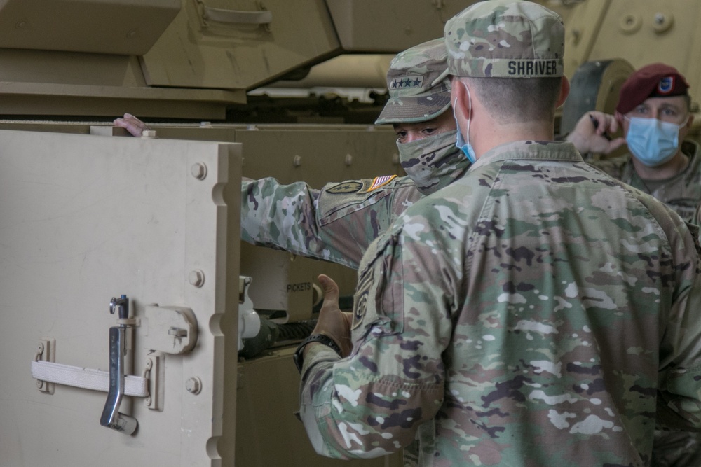Gen. Michael Garrett views tank prototype and interacts with Paratroopers