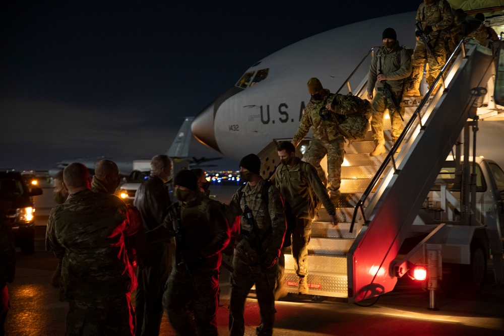 Utah National Guard Soldiers arrive back in Utah after presidential inauguration