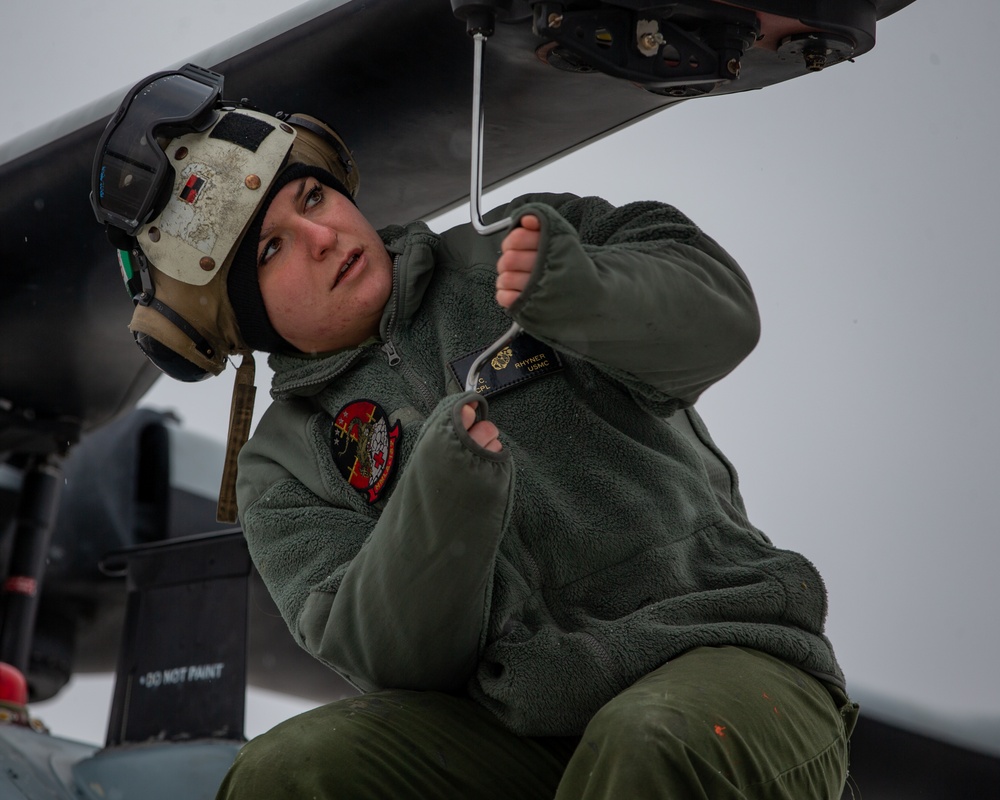 Marines train with Air National Guard in frigid Michigan weather: Flight Operations