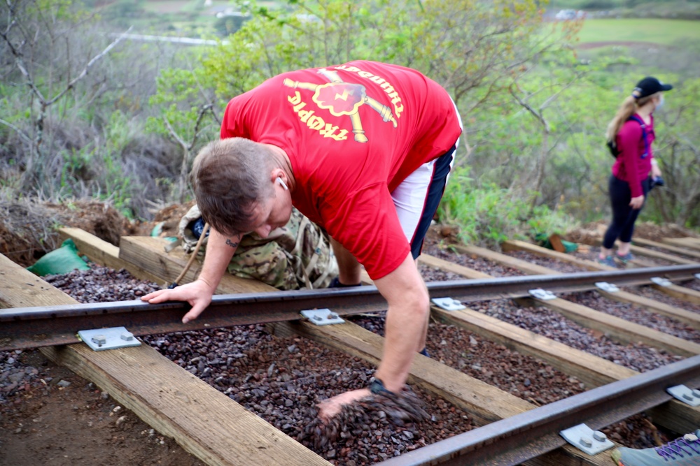 25th Infantry Division Artillery Assists with Koko Crater Stair Repair Effort