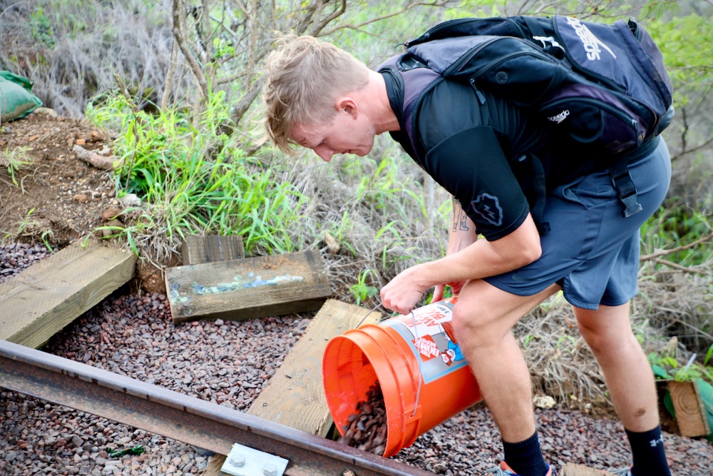 25th Infantry Division Artillery Assists with Koko Crater Stair Repair Effort