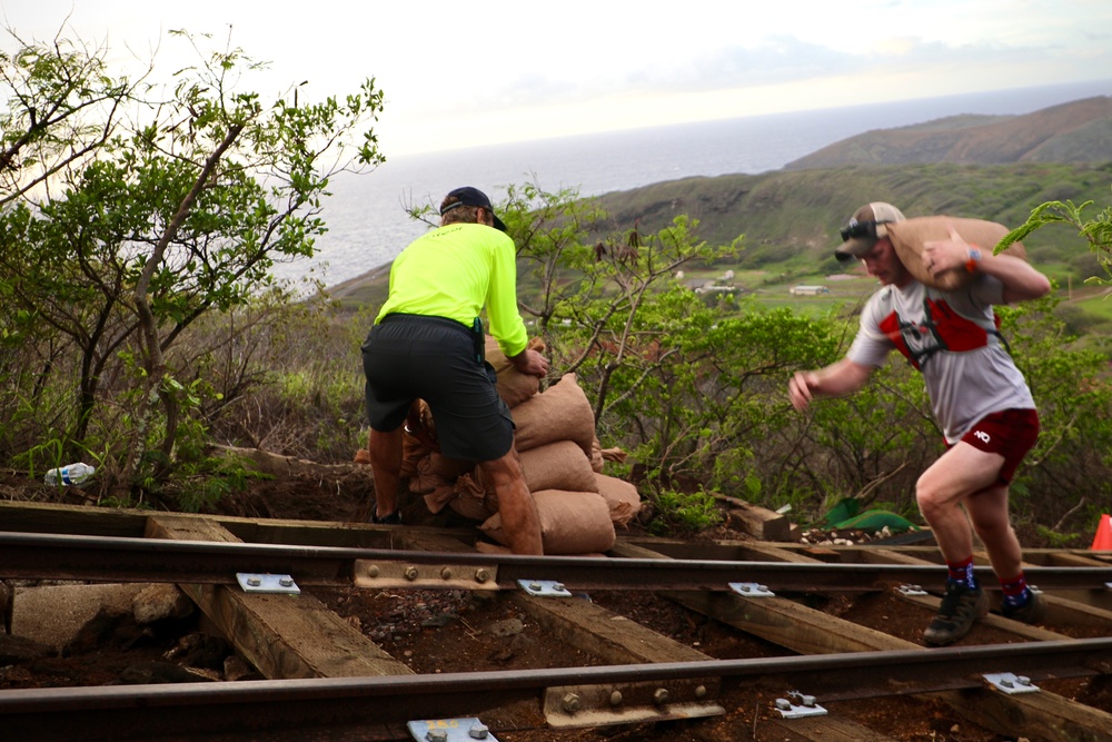 25th Infantry Division Artillery Assists with Koko Crater Stair Repair Effort