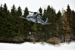 Safe in the snow: 31 FW, ITAF undertake joint survival training