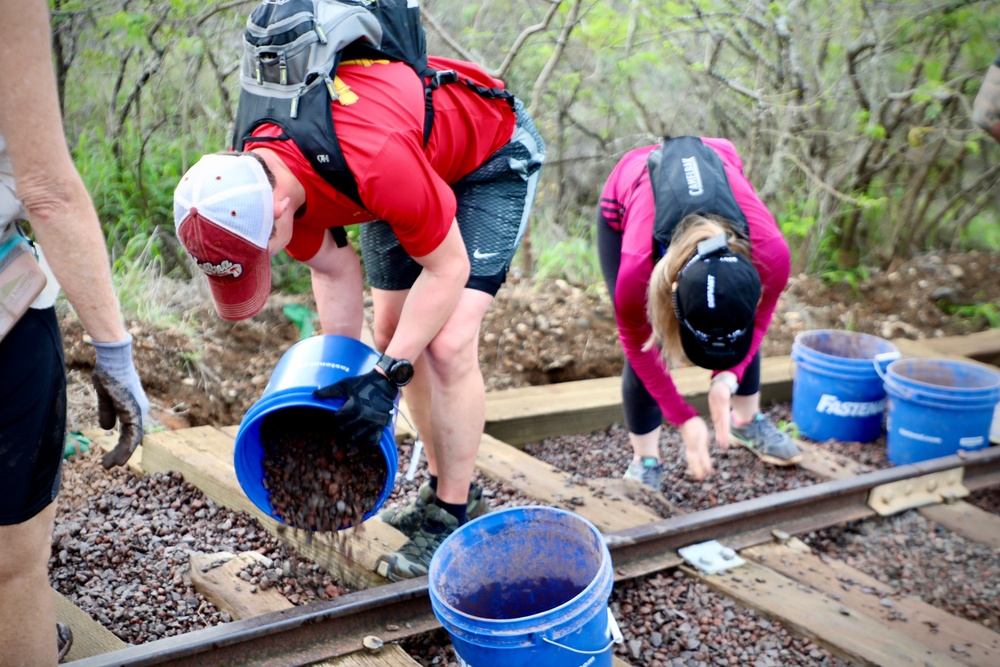 25th Infantry Division Artillery Assists with Koko Crater Stair Repair Effort