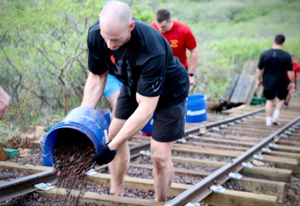 25th Infantry Division Artillery Assists with Koko Crater Stair Repair Effort