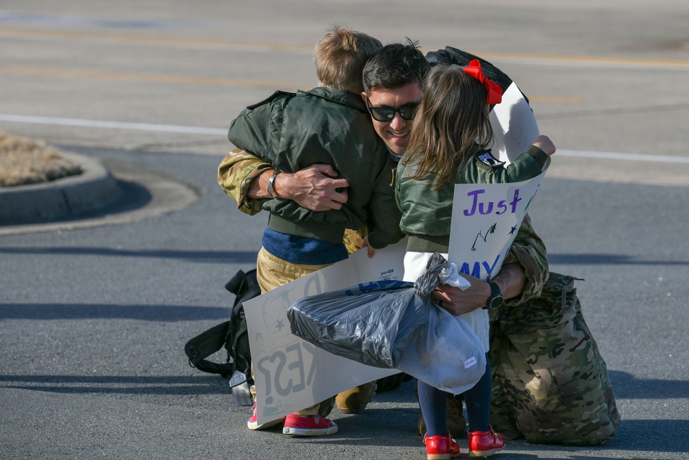 19th AW Airmen return from deployment