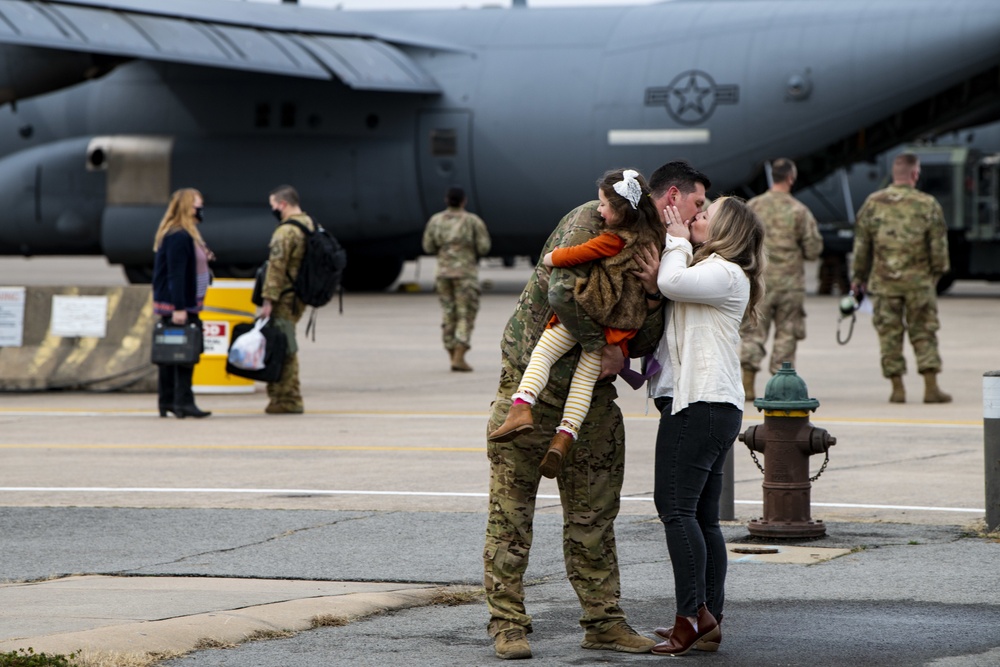 19th AW Airmen return from deployment