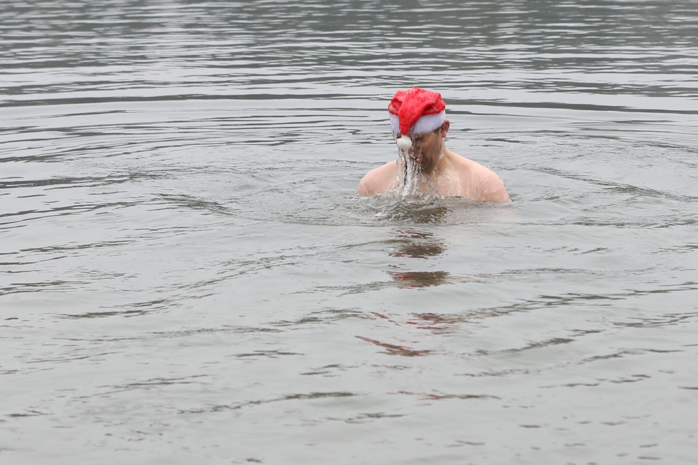 UK Troops Take Polar Plunge