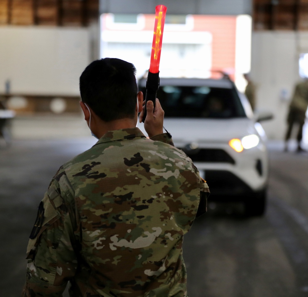 Governor visits Guardsmen at COVID-19 mass vaccination site