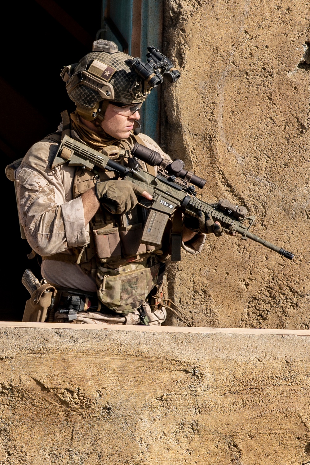 Marines with the 11th MEU conduct raid training
