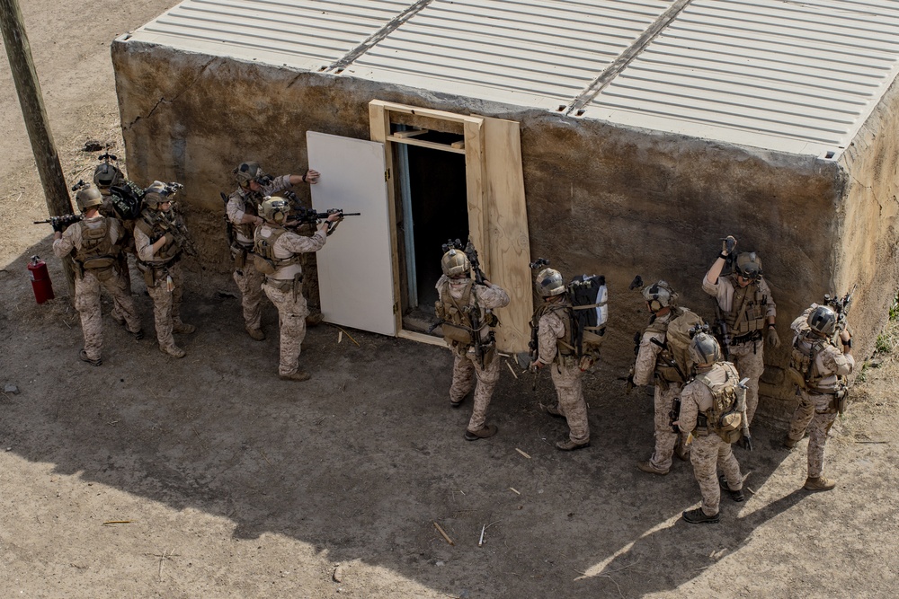 Marines with the 11th MEU conduct raid training