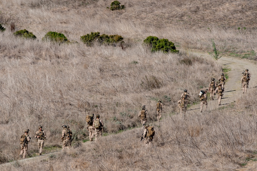 Marines with the 11th MEU conduct raid training