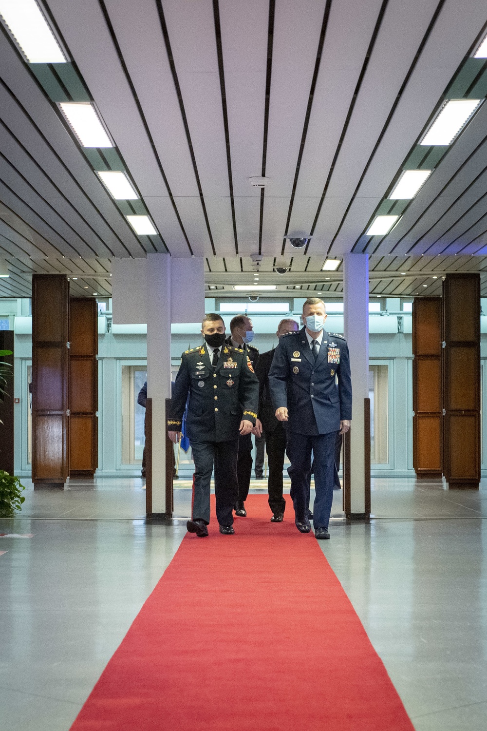 SACEUR meets Moldovan Chief of Defence